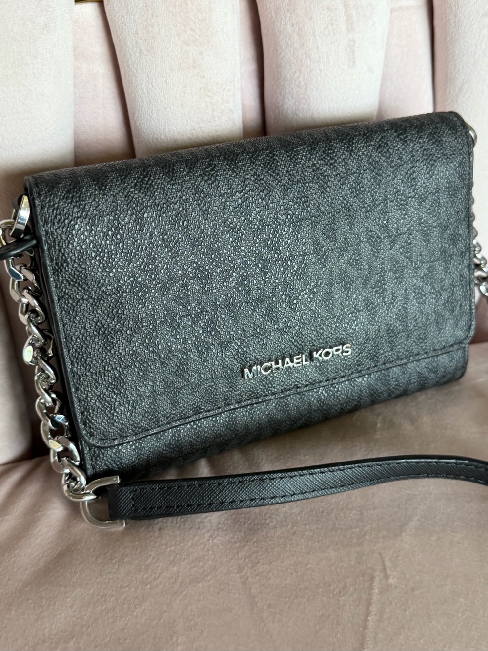 MICHAEL KORS Jet Set Medium Signature Logo Crossbody Bag in Gray/ Black - Picture 2 of 16